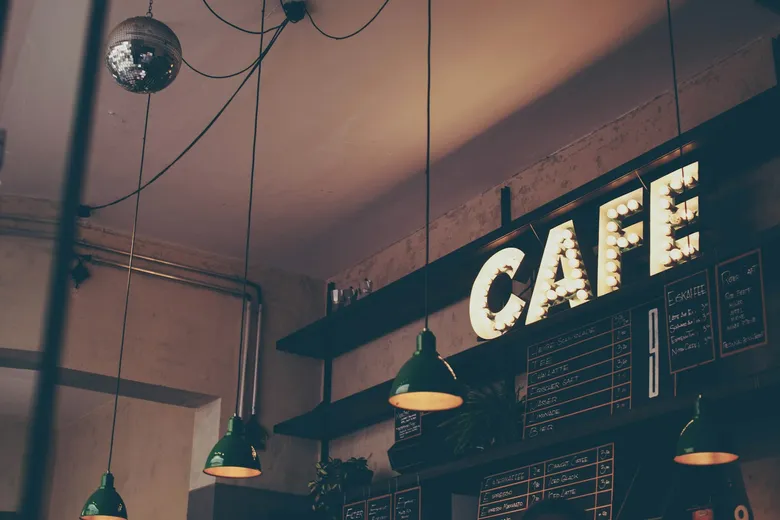 Rótulo luminoso de cafetería